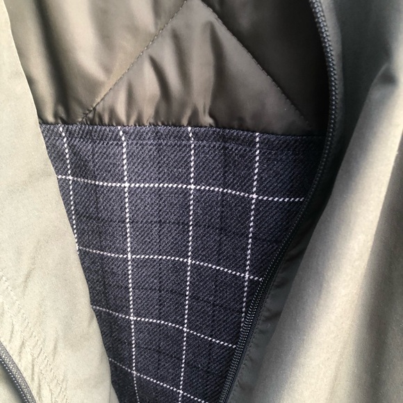 L.L.Bean Ladies lined raincoat - Picture 4 of 10